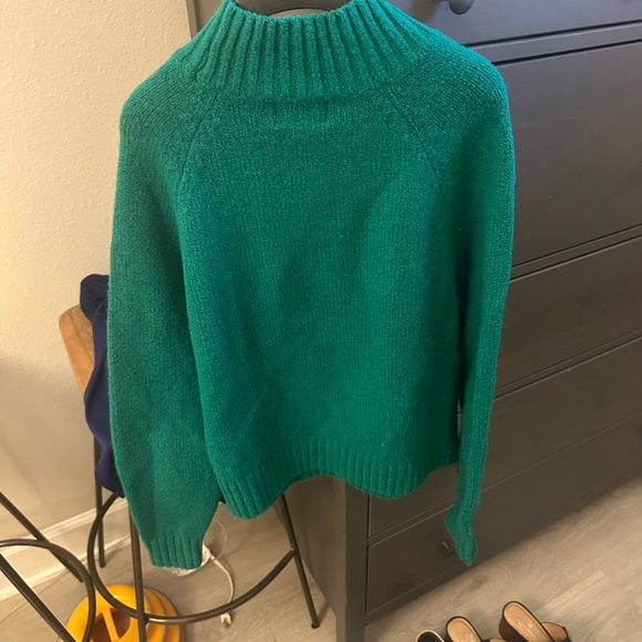 Old Navy Emerald Green Women's Sweater - Picture 3 of 3